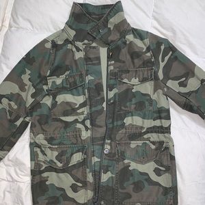 Camo jacket with removable/detachable fur lining